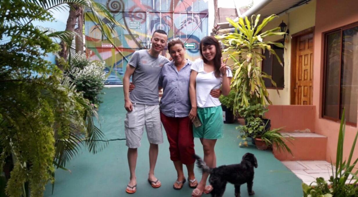 Nelyza'S Suites & Adventure Puerto Ayora  Exteriör bild